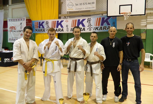 L'équipe du Ryuko Dojo de Montpellier et celle des Dragons de Saint Pancrace à l'issue de l'Open de Catalogne 2010