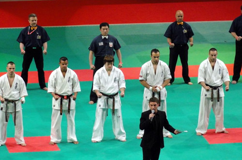 présentation des combattants lors du tournoi de sélection pour le 10e Championnat Mondial de karaté Kyokushinkai