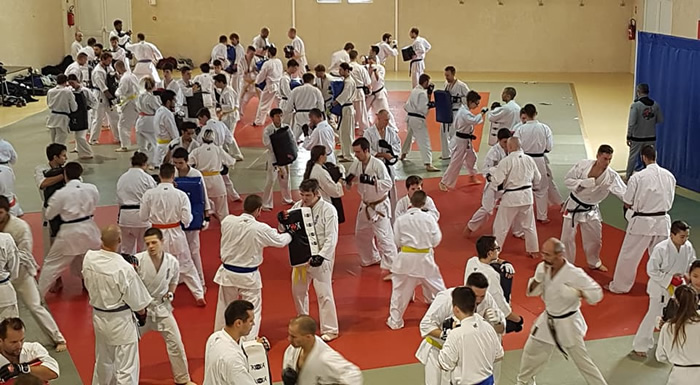 Entrainement kumité au stage de karaté Kyokushinkai Grand Sud 2017 à Mèze