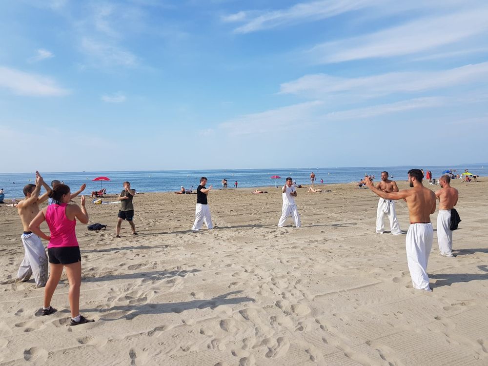 Entrainement à la plage de la Grande Motte du Ryuko Dojo