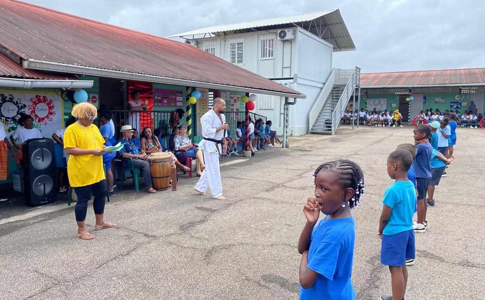 Animation d'un atelier de karaté Kyokushinkai à Cayenne en Guyane par senpai Aymeric CHAMPLAIN